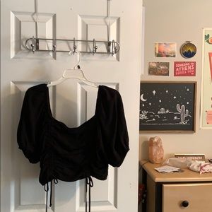Black puffy sleeve crop top!!